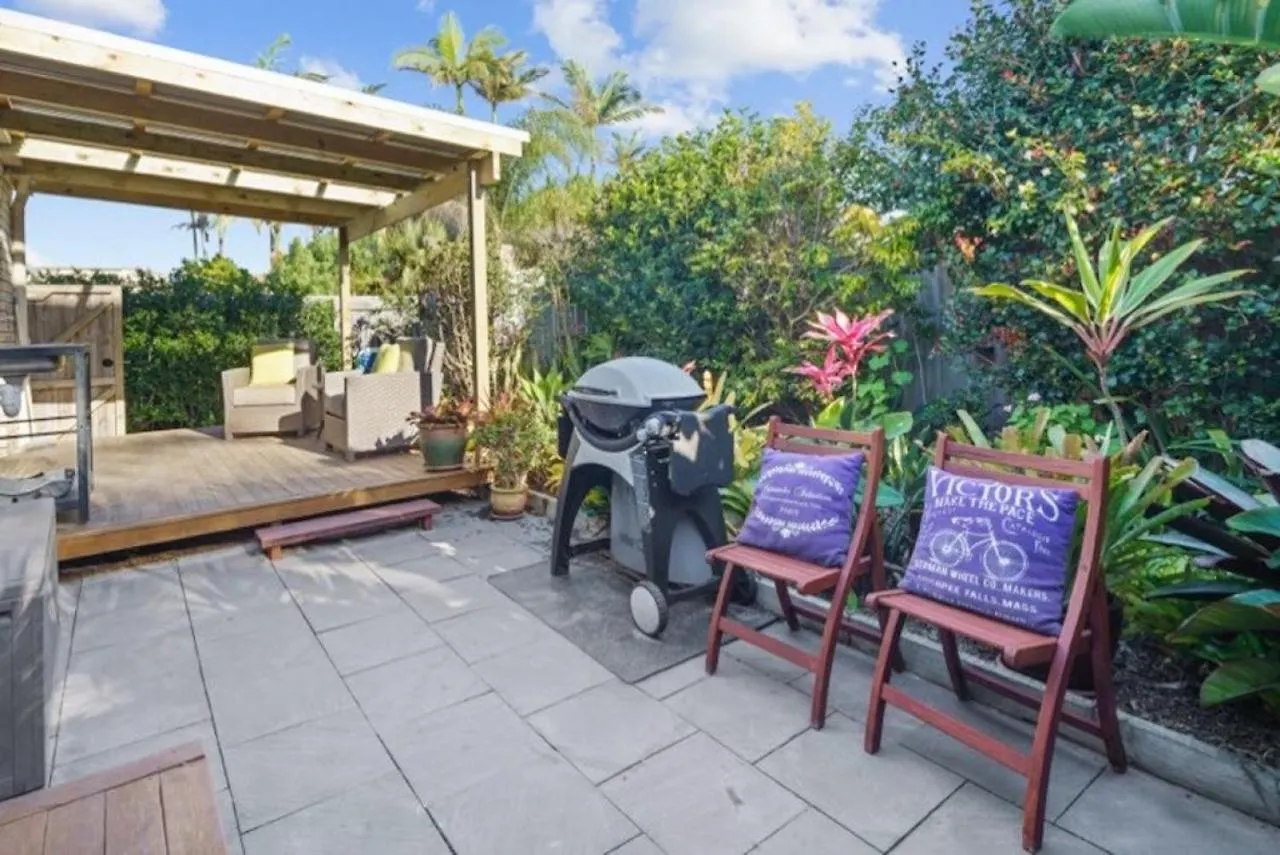 Tropical Suite Private Central Buddina Style
