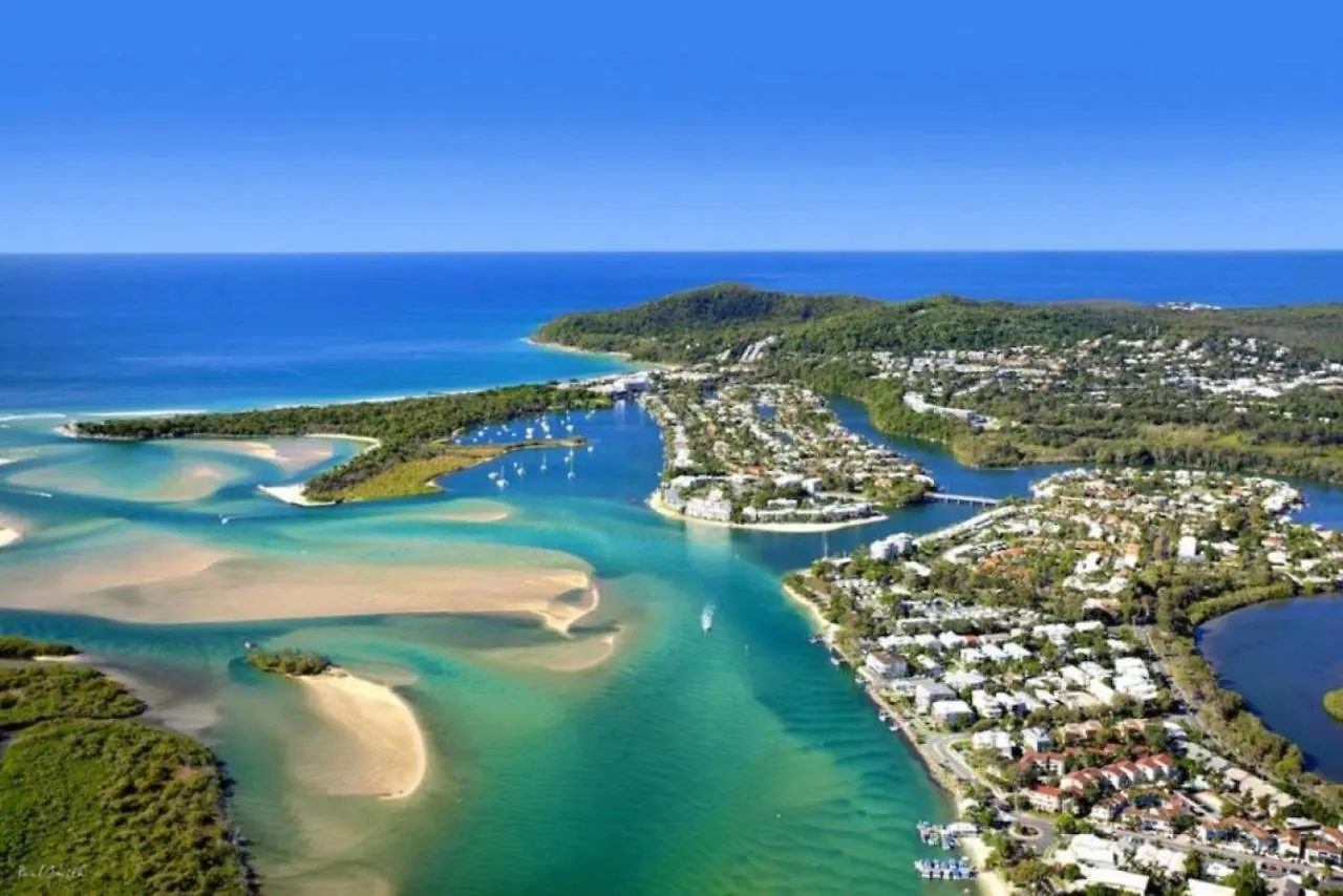 Tropical Suite Private Central Buddina Style Australie